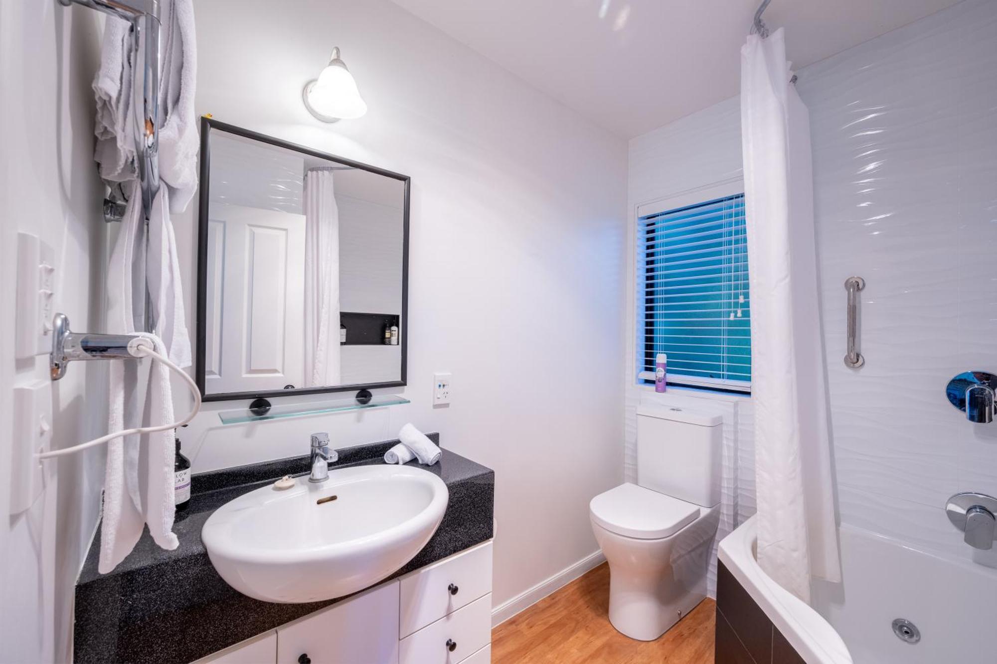 Woodside - Akaroa Holiday Cottage Экстерьер фото